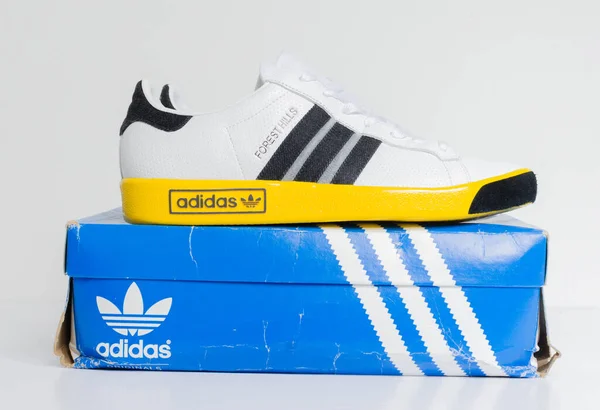 London England 2018 Adidas Forest Hills Vin White Grey Sunshine — Stockfoto