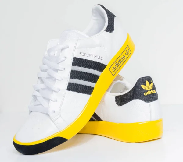 London England 2018 Adidas Forest Hills Vin White Grey Sunshine — Stockfoto