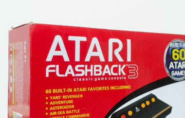Londra, İngiltere, 05 / 05 / 2018 A Retro vintage atari flashback 3 arcade konsolu. 1980 'lerin modası geçmiş bir konsol. Klasik klasik atari oyunu.