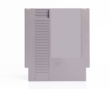 NES konsol oyun kartuşu beyaz bir arkaplanda izole edilmiş eski model Nintendo eğlence sistemi için boş bir kart. ikonik 1980 'lerin video oyunu geçmişi ve koleksiyon tablosu.