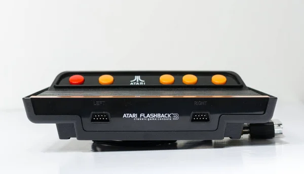 Londyn Anglia 2018 Retro Vintage Atari Flashback Arcade Console Wydanie — Zdjęcie stockowe