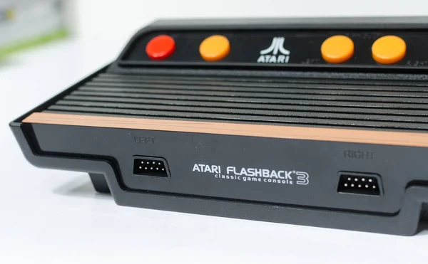 London England 2018 Retro Vintage Atari Flashback 케이드 재발행 1980 — 스톡 사진