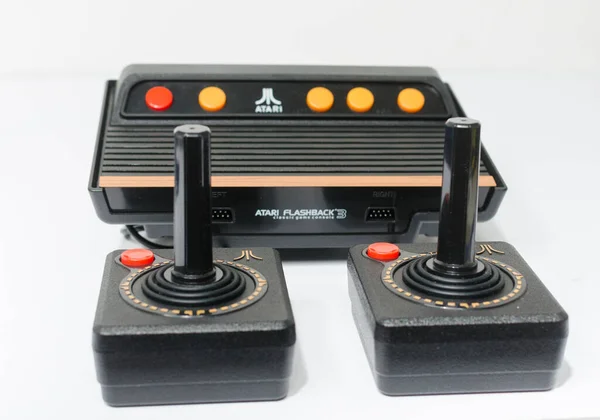 London England 2018 Retro Vintage Atari Flashback Arcade Консолі Issue — стокове фото
