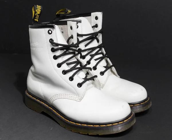 London England 2019 Martens 1460 White Leather Boots Eye Lace — стоковое фото
