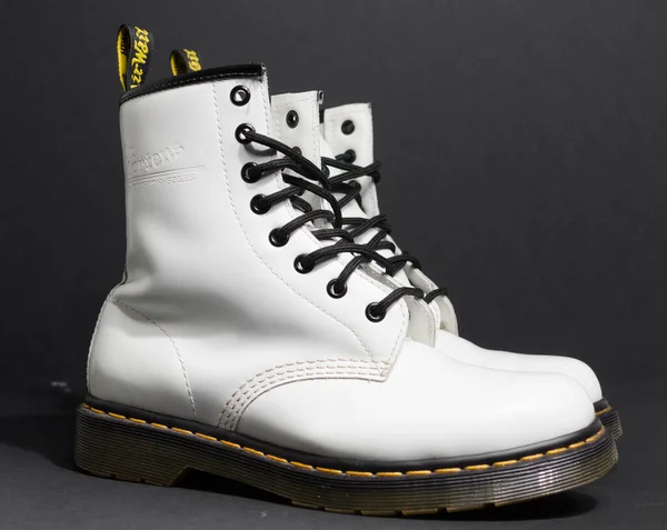 London England 2019 Martens 1460 Botas Cuero Blanco Agujero Encaje — Foto de Stock