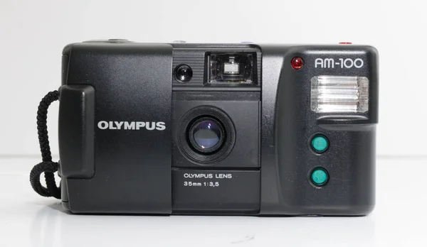 London England 2018 Retro Vintage Olympus 100 35Mm Camera Isolated — Stock Photo, Image