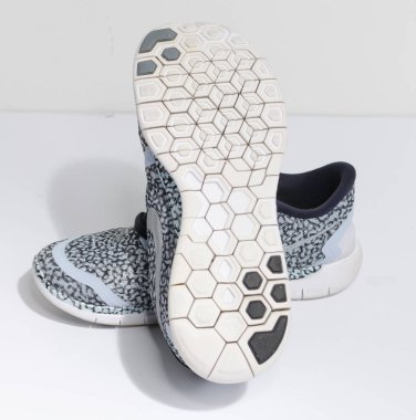 Londra, İngiltere, 05 / 05 / 2019 nike free 5.0 açık mavi yılan derisi kamuflaj rengi koşu ayakkabıları. Modern ve şık hafif koşu ayakkabıları. Atletizm ve maraton ekipmanları. 