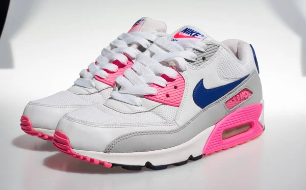 Londyn Anglia 2018 Nike Air Max 90S Białe Różowe Fioletowe — Zdjęcie stockowe