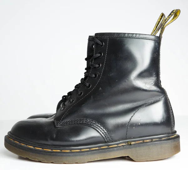 London England 2019 Martens 1460 Black Leather Boots Ojo Agujero — Foto de Stock