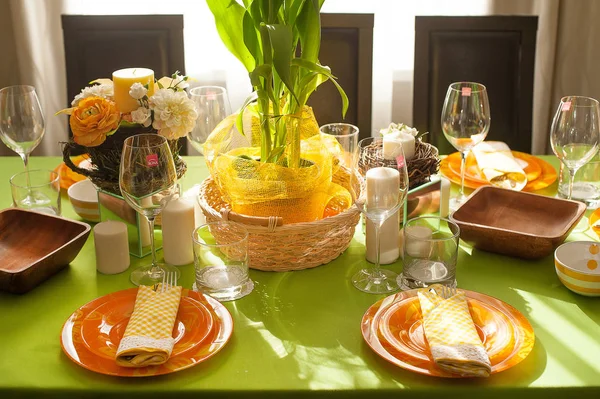 Bright spring table setting