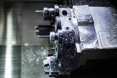 Milli chuck ve ürün parçası yüksek duyarlı Cnc endüstriyel torna dönüm makinesine ayarlı