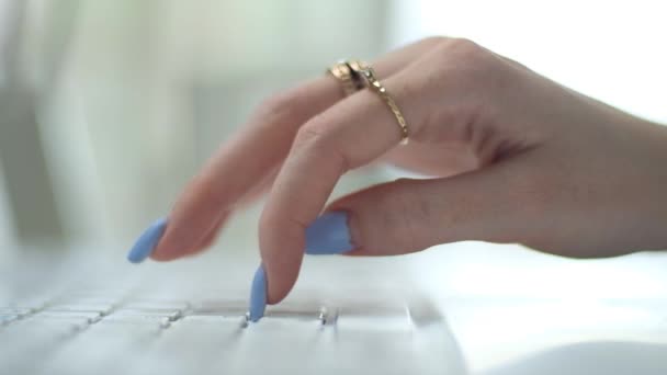 Woman freelancer working on laptop at home-office. Close up of female hands opening and closing computer with one hand. Businesswoman writing business letter at work. Typing on keyboard L — Stock Video