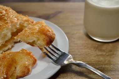 Bir çatal üzerinde Avusturya pasta parçası