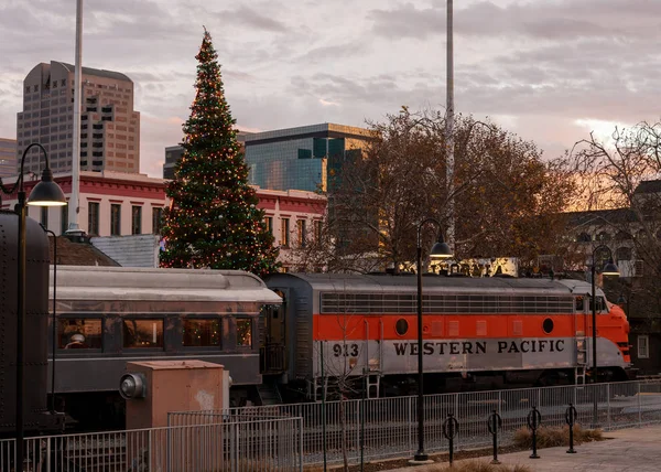 Staré Sacramento a panorama města v západu slunce — Stock fotografie