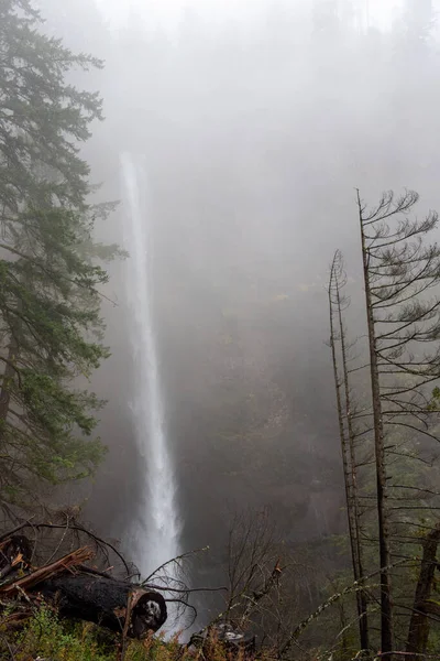 Lunga Esposizione Delle Cascate Multnomah Oregon Usa Autunno Dal Sentiero — Foto Stock