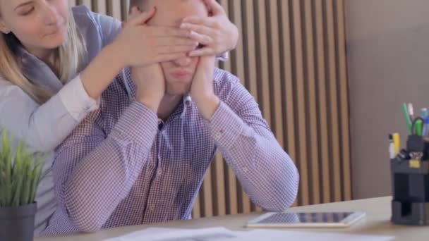 Overwhelmed businessman with headache working late at his office — Stock Video