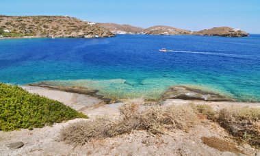 Kumsalda Sifnos Adası Yunanistan