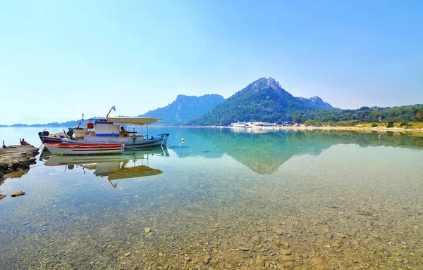 Paisaje del lago Heraion —  Fotos de Stock