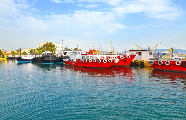 Red boats at Eleusis port Greece — Stock Photo, Image
