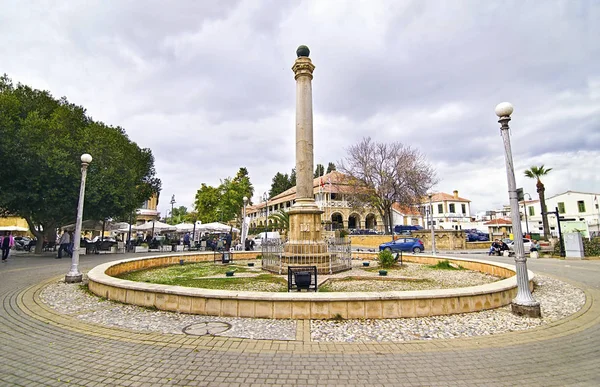 Street photography - roundabout at Kyrenia occupied Cyprus — Stock Photo, Image