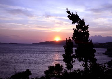 renkli ege günbatımı Andros Adası Yunanistan