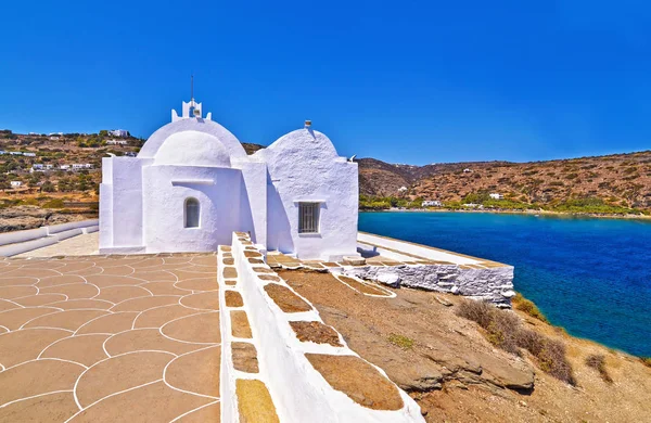 Panaghia Chrisopigi kyrkan Sifnos Grekland — Stockfoto