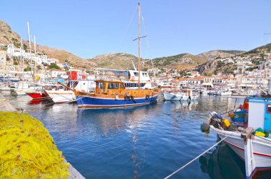 Hydra Adası Yunanistan limanda