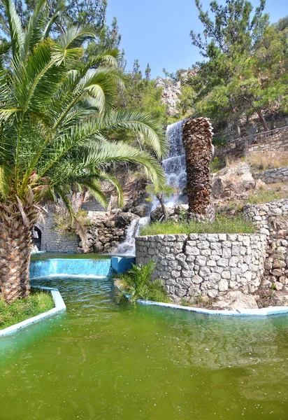 Cascada en Loutraki Grecia — Foto de Stock