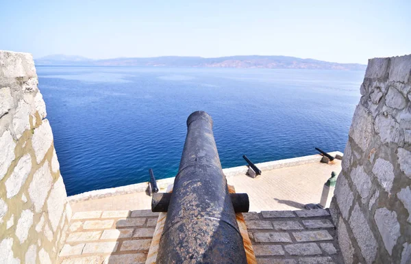 Cañón de la fortificación de la isla de Hydra Grecia — Foto de Stock