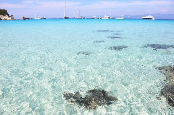 La hermosa playa Voutoumi de la isla de Antipaxos Grecia — Foto de Stock