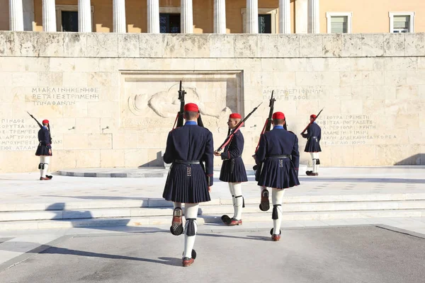 Athens Greece December 2017 Greek Evzones Greek Tsolias Guarding Presidential — Stock Photo, Image