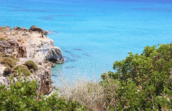 化石の森カスト ペロポネソス半島ギリシャのターコイズ ブルーの海風景 — ストック写真