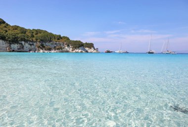 Voutoumi Antipaxos Adası Yunanistan turkuaz deniz manzara