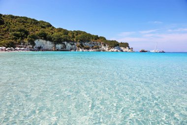 Antipaxos Yunanistan, 30 Ağustos 2017: peyzaj Voutoumi Beach Antipaxos Adası Yunanistan. Editoryal kullanım.