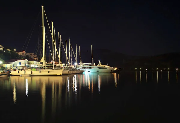 イサカ島ギリシャ 長時間露光写真 イオニア諸島のギリシャのヨットの夜間撮影 — ストック写真