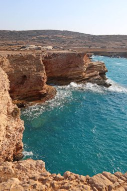 Ano Koufonisi adasının derin dalgalı deniz manzarası Yunanistan