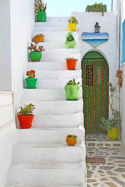 Escadas Tradicionais Com Vasos Flores Ilha Ano Koufonisi Cyclades Grécia — Fotografia de Stock