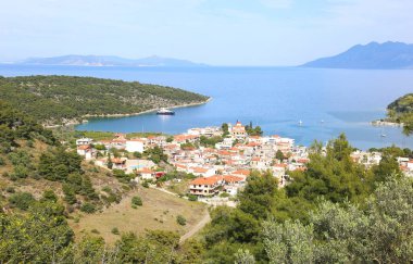 Epidaurus kasabası Argolis Moreloponnese Yunanistan manzarası 