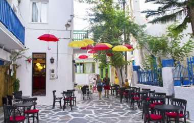 NAXOS GREECE, 27 Ağustos 2015: Naxos Chora Cyclades Yunanistan 'ın sokak fotoğrafçılığı. Düzenleyici kullanımı.