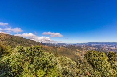Campos do Jordao, Brezilya. Belvedere kentine yolda