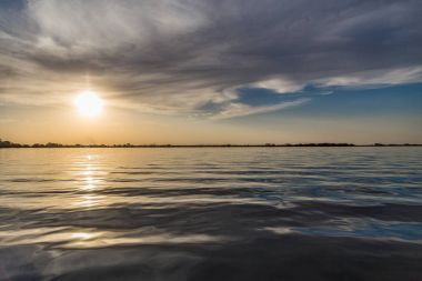 Parana Nehri, Brezilya. Sınır Sao Paulo ve Mato Grosso do sul