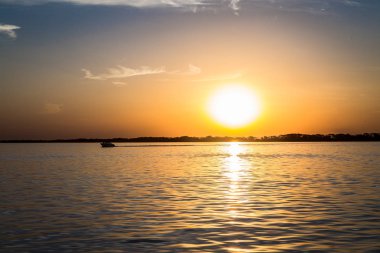 Parana Nehri, Brezilya. Sınır Sao Paulo ve Mato Grosso do sul