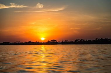 Parana Nehri, Brezilya. Sınır Sao Paulo ve Mato Grosso do sul