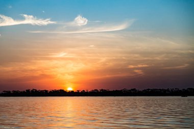 Parana Nehri, Brezilya. Sınır Sao Paulo ve Mato Grosso do sul