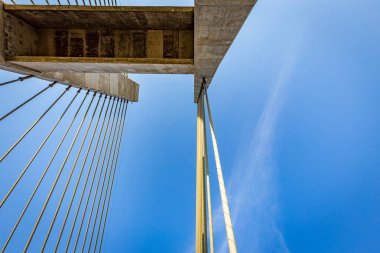 Parana Nehri, Brezilya Askılı köprüden. Sınır Sao Pau