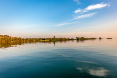 Parana Nehri, Brezilya. Sınır Sao Paulo ve Mato Grosso do sul
