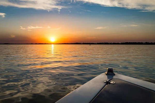 Parana Nehri, Brezilya. Sınır Sao Paulo ve Mato Grosso do sul