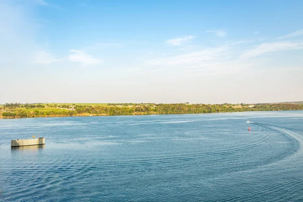 Parana Nehri, Brezilya Askılı köprüden. Sınır Sao Pau — Stok fotoğraf