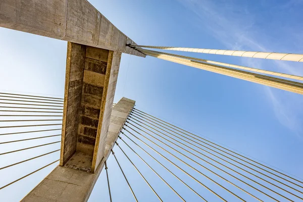 Parana Nehri, Brezilya Askılı köprüden. Sınır Sao Pau