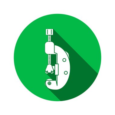 Aracı simgesi. Kesici, kelepçe. Onarım, tamir, bağlantı klibi sembolü bina. Yuvarlak daire işareti uzun gölge ile. Düz tasarım. Vektör